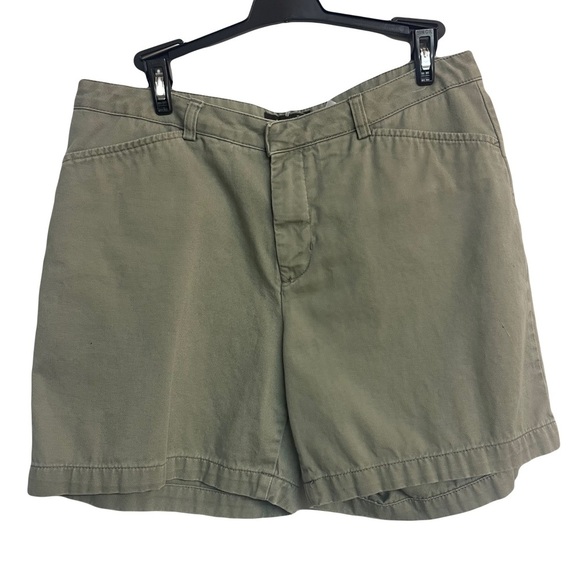 Eddie Bauer short shorts khaki green size 8 - Picture 1 of 5